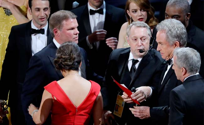 PwC Accountants Blamed For Oscar Gaffe Barred From Future Shows PwC Accountants Blamed For Oscar Gaffe Barred From Future Shows