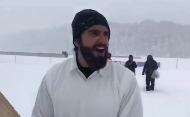 Ranveer Singh Plays Cricket In Snow-Clad Switzerland For <i>Dugna Lagaan</i>