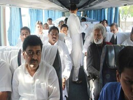 महाराष्ट्र में किसानों की बदहाली जानने के लिए एसी बस में कांग्रेस की संघर्ष यात्रा! महाराष्ट्र में किसानों की बदहाली जानने के लिए एसी बस में कांग्रेस की संघर्ष यात्रा!