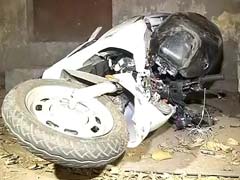 दिल्ली के पश्चिम विहार इलाके में मर्सिडीज ने स्कूटी को मारी टक्कर, चालक की मौके पर ही मौत