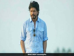 Gujarat High Court Stays Police Summons To Shah Rukh Over Fan's Death At Vadodara Railway Station Gujarat High Court Stays Police Summons To Shah Rukh Over Fan's Death At Vadodara Railway Station