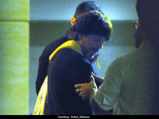 Aamir Khan's Birthday Bash: Shah Rukh Khan And Team Dangal Party Together