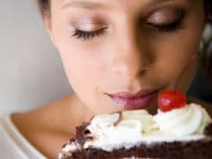 Watch Out! Smelling Food May be Linked With Weight Gain: Experts