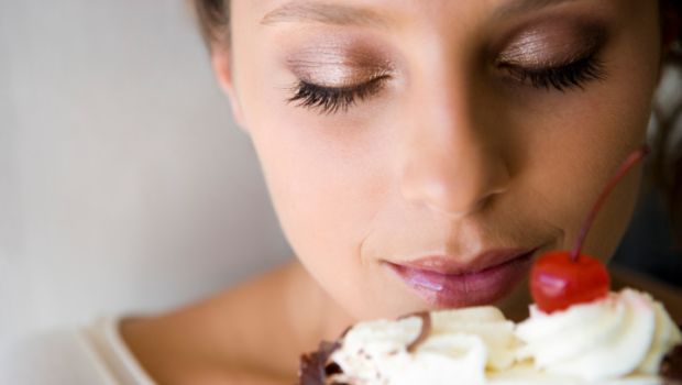 Watch Out! Smelling Food May be Linked With Weight Gain: Experts