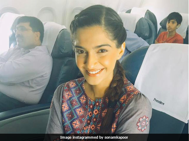 Sonam Kapoor May Begin Shoot For R Balki's <i>Padman</i> Soon