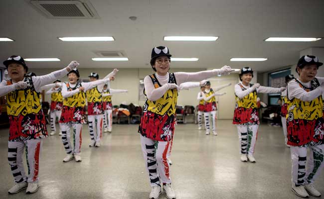 Ageing Cheerleaders Offer Glimpse Of World's Longest-Living Women