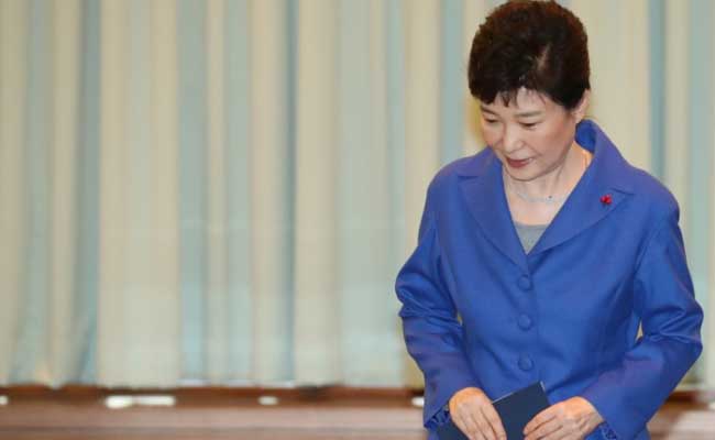 South Korea's President Park Geun-hye Colluded With Friend To Receive Samsung Bribe: Prosecutor