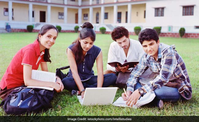 students using computer