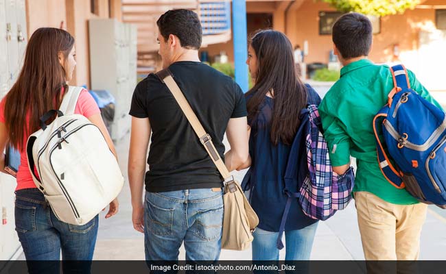 US Lawmaker Backs Green Cards For Indian Students With Tech Degree