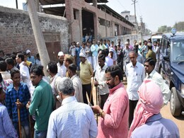 यूपी में योगी सरकार सक्रिय : तीन दिन में 300 से ज्यादा बूचड़खाने बंद किए गए यूपी में योगी सरकार सक्रिय : तीन दिन में 300 से ज्यादा बूचड़खाने बंद किए गए