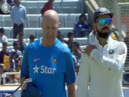 कोहली ने नेट पर नहीं किया अभ्यास, कवर के तौर पर बुलाये गए श्रेयस अय्यर कोहली ने नेट पर नहीं किया अभ्यास, कवर के तौर पर बुलाये गए श्रेयस अय्यर