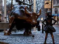 An Artist Hated The 'Fearless Girl' Statue - So He Put This At Her Feet