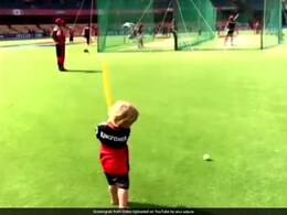 IPL 2017: AB de Villiers' Son Abraham Plays Cricket With Dad While Chanting 'Go RCB!' IPL 2017: AB de Villiers' Son Abraham Plays Cricket With Dad While Chanting 'Go RCB!'