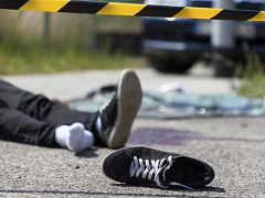 पालघर : सड़क डिवाइडर से टकराकर पलटी कार, हादसे में तीन की मौत