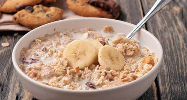 almonds and banan oats