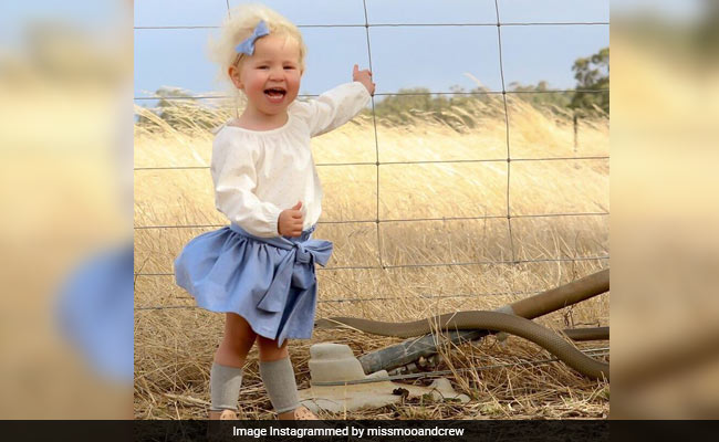 बेटी की खिलखिलाती हुई इस फोटो को देखकर मां के उड़ गए होश, सामने आया एक चौंका देने वाला सच