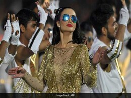 IPL Opening Ceremony : 'काला चश्मा' गीत पर एमी जैक्सन का डांस देख झूमे दर्शक, गूंज उठा स्टेडियम IPL Opening Ceremony : 'काला चश्मा' गीत पर एमी जैक्सन का डांस देख झूमे दर्शक, गूंज उठा स्टेडियम