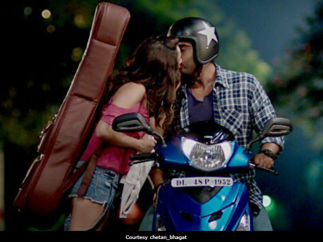 <I>Half Girlfriend</i>: Shraddha Kapoor And Arjun Kapoor Can't Stop Kissing In New Stills