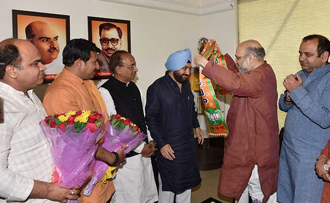 MCD Election 2017: 'The Child Is Dead,' Says Top Delhi Congress Leader Arvinder Lovely As He Joins BJP
