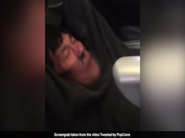 United Airlines' 2017 Business Model: Drag A Person Off A Plane, Keep Raking In Record Profits United Airlines' 2017 Business Model: Drag A Person Off A Plane, Keep Raking In Record Profits
