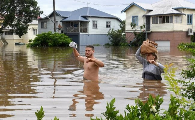 Australia Floods Still Rising With 2 Dead, 4 Missing