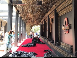 After Vinod Khanna's Death, <I>Baahubali</i> Premiere Cancelled In Mumbai. Pics Of Sets Being Taken Down After Vinod Khanna's Death, <I>Baahubali</i> Premiere Cancelled In Mumbai. Pics Of Sets Being Taken Down