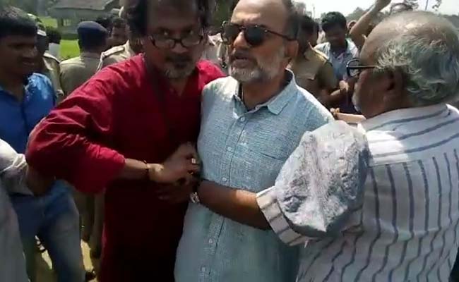 CPM Leader Attacked Allegedly By Trinamool Men At Hooghly