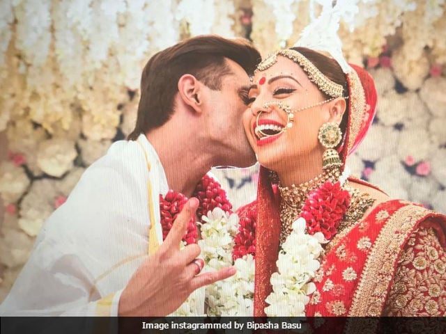 B'town Marriage: तीसरी बार करण और पहली बार बिपाशा शादी के बंधन में बंधे,  मौजूद रहे डिनो मोरिया | Jansatta