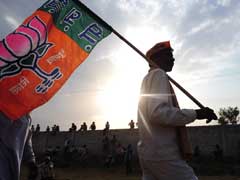 महाराष्ट्र के मंत्री ने NCP चीफ शरद पवार के गढ़ से BJP के चिह्न पर चुनाव लड़ने से किया इनकार