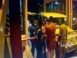 10 सेकंड इंतज़ार करना पड़ा, तो यूपी में बीजेपी विधायक ने जड़ दिया टोल प्लाज़ा कर्मी को थप्पड़... 10 सेकंड इंतज़ार करना पड़ा, तो यूपी में बीजेपी विधायक ने जड़ दिया टोल प्लाज़ा कर्मी को थप्पड़...