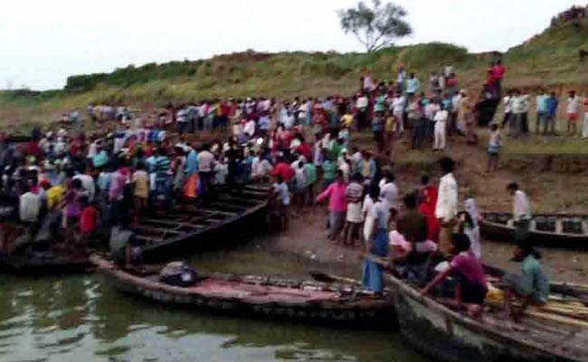 2 Kids Killed As Boat Capsizes In Yamuna In Allahabad