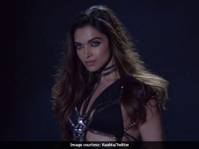 Hollywood Xxx Forced - Deepika Padukone's Raabta Song Promo: Release The Song Already