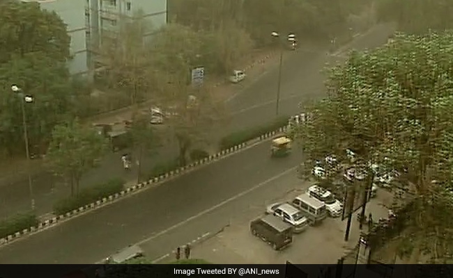 After Hot Saturday Morning, Dust Storm Brings Respite To Delhi