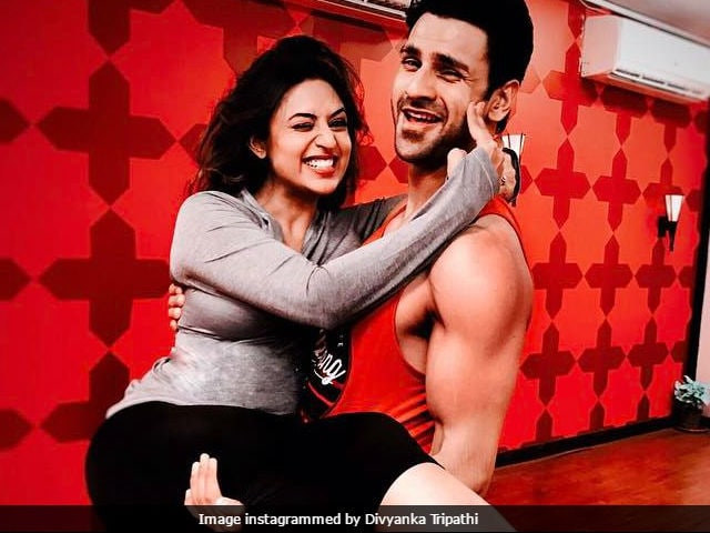 Divyanka Tripathi Porn Pic - Nach Baliye 8: Divyanka Tripathi Injured, Vivek Dahiya May Perform Alone