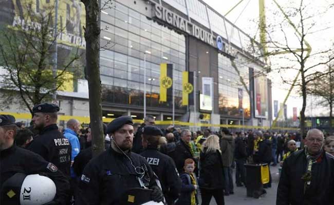 फुटबॉल : डार्टमंड टीम की बस में विस्फोट, खिलाड़ी घायल...