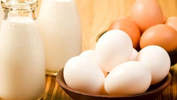 Should You Drink Milk After Eating Eggs? Busting The Myth