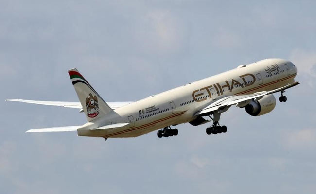 United Arab Emirates's Etihad Airways Announces Suspending Flights To Qatar