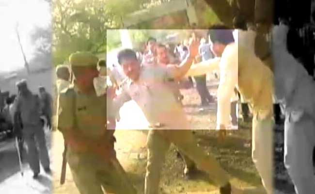 Within Hours, Mob Violence At 2 Police Stations, One In Agra - NDTV