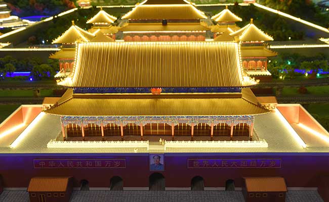 New York $40 Million Attraction Puts World In Miniature