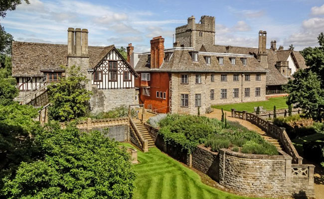 China's Peking University Buys Campus Space Near Oxford