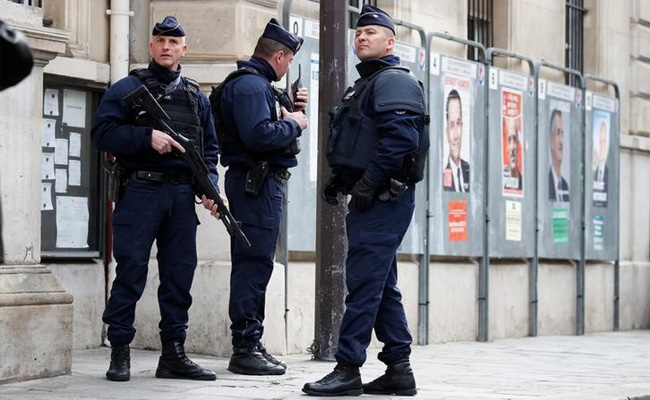 French Elections: Suspected Vehicle Found At Polling Booth, Evacuation Takes Place
