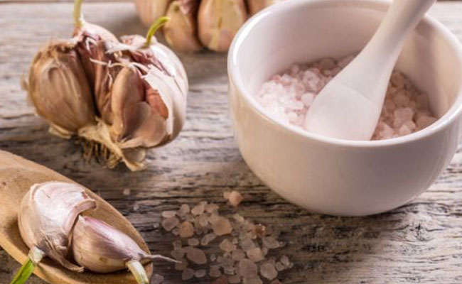 Benefits Of Garlic: खाली पेट लहसुन खाने से होते ये 7 'चमत्कारिक' फायदे...