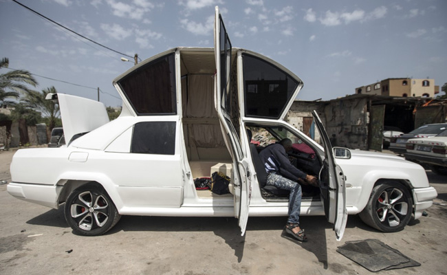 Gaza Wedding Planners Create Own Limo From 5 Different Cars