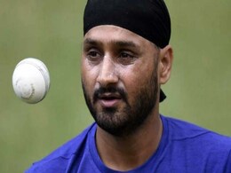 हरभजन को यूजर ने कहा- 'OLD DOG', दिया ऐसा जवाब कि हो गई बोलती बंद हरभजन को यूजर ने कहा- 'OLD DOG', दिया ऐसा जवाब कि हो गई बोलती बंद