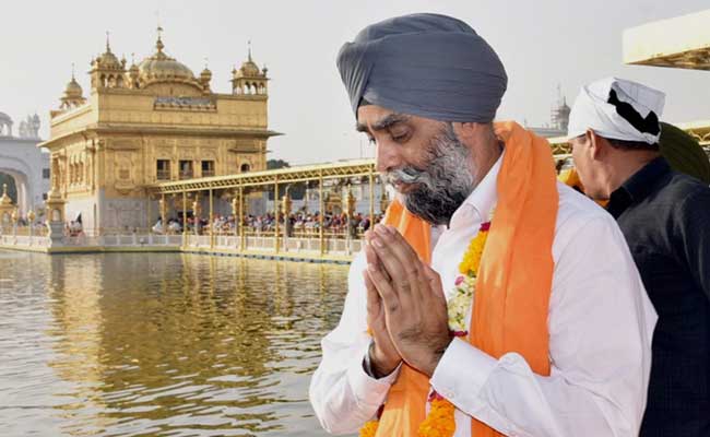 Canada Defence Minister Harjit Sajjan Pays Obeisance At Golden Temple