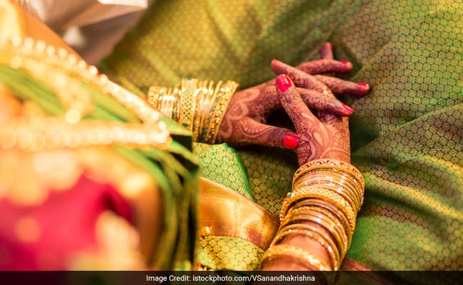 Bride Elopes With Priest Who Performed Rituals, 2 Weeks After Wedding