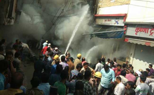 इंदौर में पटाखों की दुकान में लगी भीषण आग ने लील लीं 5 जिंदगियां