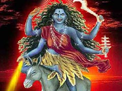 Navratri 2017 : नवरात्रि के सातवें दिन होती है शत्रुओं का नाश करने वाली मां कालरात्रि की उपासना