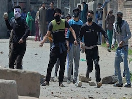 By-Polls In Kashmir's Anantnag Pushed Back To May 25 After Violence, Low Turnout In Srinagar By-Polls In Kashmir's Anantnag Pushed Back To May 25 After Violence, Low Turnout In Srinagar