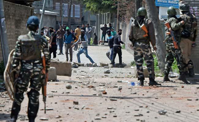 By-Elections 2017: Kashmir Sees 7% Turnout, 200 Instances Of Violence - 10 Facts